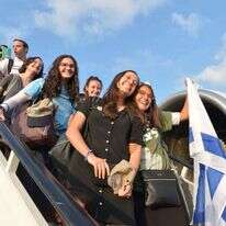 עולים חדשים נוחתים בנמל התעופה בן גוריון. למצולמים אין קשר לכתבה. | יוסי זליגר