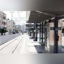 תחנת ז'בוטינסקי של הרכבת הקלה בבת ים. | אסף ברקת