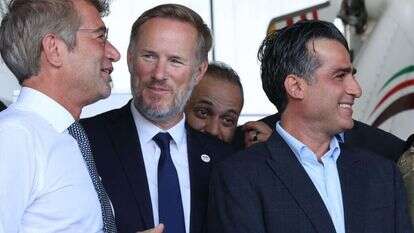 שר התחבורה והעבודה הלבנוני עלי חמייה ושר האנרגיה הלבנוני וליד פיאד. | ANWAR AMRO / AFP