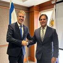 שר החוץ אלי כהן ונשיא אורוגוואי, לואיס אלברטו להקייה פאו. | משרד החוץ
