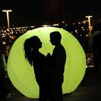 כמה ציפיות מונחות על כתפיו של גבר שיוצא לדייטים. | מנדי הכטמן - פלאש 90