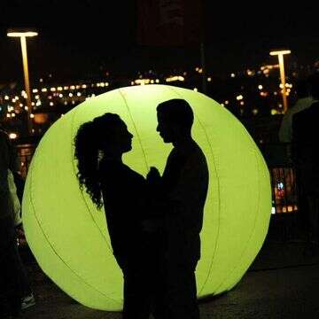 כמה ציפיות מונחות על כתפיו של גבר שיוצא לדייטים. | מנדי הכטמן - פלאש 90