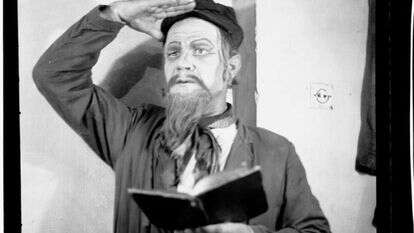 מכתב המלצה עזר להתקבל ללהקה. ההצגה "מסעות בנימין השלישי" בתיאטרון אהל שם, 1936. ארכיון המדינה