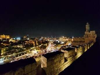 סליחות על החומות. | דוד גורביץ