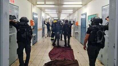 אנשי שב"ס לאחר הפרות הסדר בכלא. | דוברות שב"ס