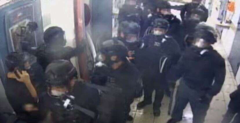 אנשי שב"ס במהלך הפרות הסדר בכלא. | דוברות שב"ס