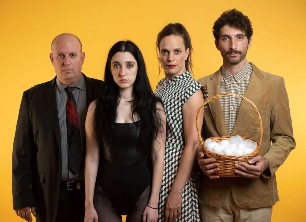 משפחה ברכבת. | קטיה אליאור