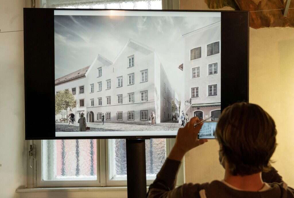 הדמיה של בית הולדתו של היטלר לאחר השיפוץ. | JOE KLAMAR / AFP