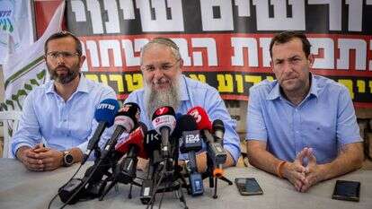 ראשי המועצות ביו"ש באוהל המחאה מול משרד רה"מ. | יונתן זינדל, פלאש 90