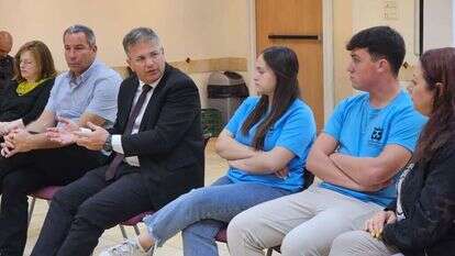 שר החינוך יואב קיש עם נציגי מועצת התלמידים הארצית. | דוברות מועצת התלמידים והנוער הארצית