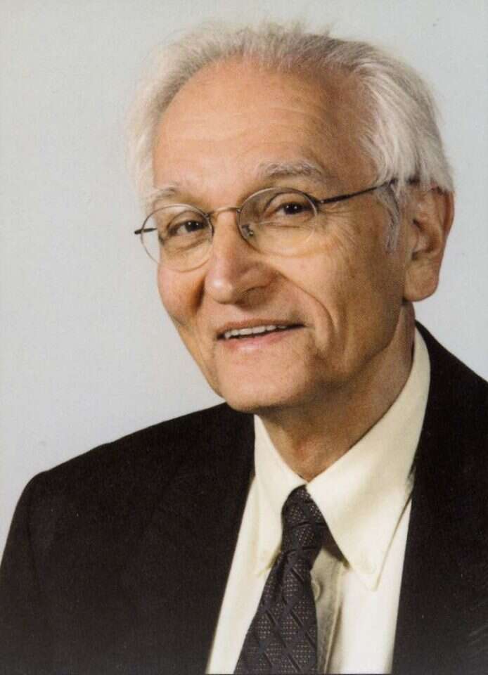 "לא חווה את צרות האופקים המייאשת של המאה ה־ 21 ". פרופ' מיכאל רוזנק