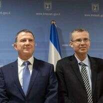 לוין ואדלשטיין, במרכז. | פלאש 90