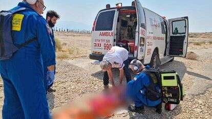 צוות מד"א אחרי המפולת בנחל דוד, עין גדי. | מד"א