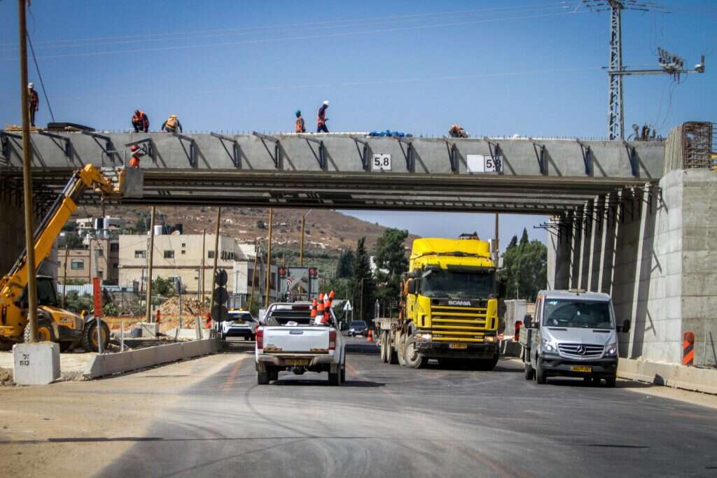בניית כביש עוקף חווארה. | נאסר אשתייה, פלאש 90
