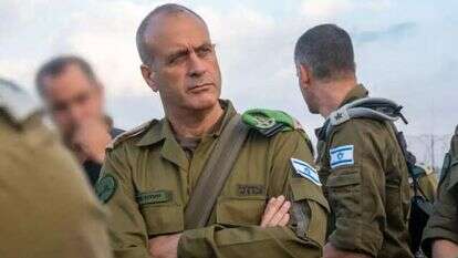 אלוף פיקוד מרכז היוצא, יהודה פוקס. | דובר צה"ל