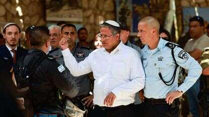 השר בן־גביר בעין־גדי. | חיים גולדברג, פלאש 90 השר בן־גביר בעין־גדי. | חיים גולדברג, פלאש 90