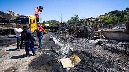 הצתת אוטובוסים בתחנה המרכזית בצפת. | אבי מור, פלאש 90