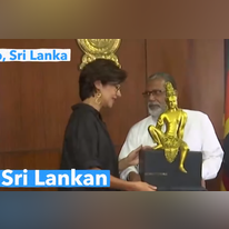 טקס החתימה בין הנציג מסרי לנקה לנציג ההולנדי. | מסך מיוטיוב