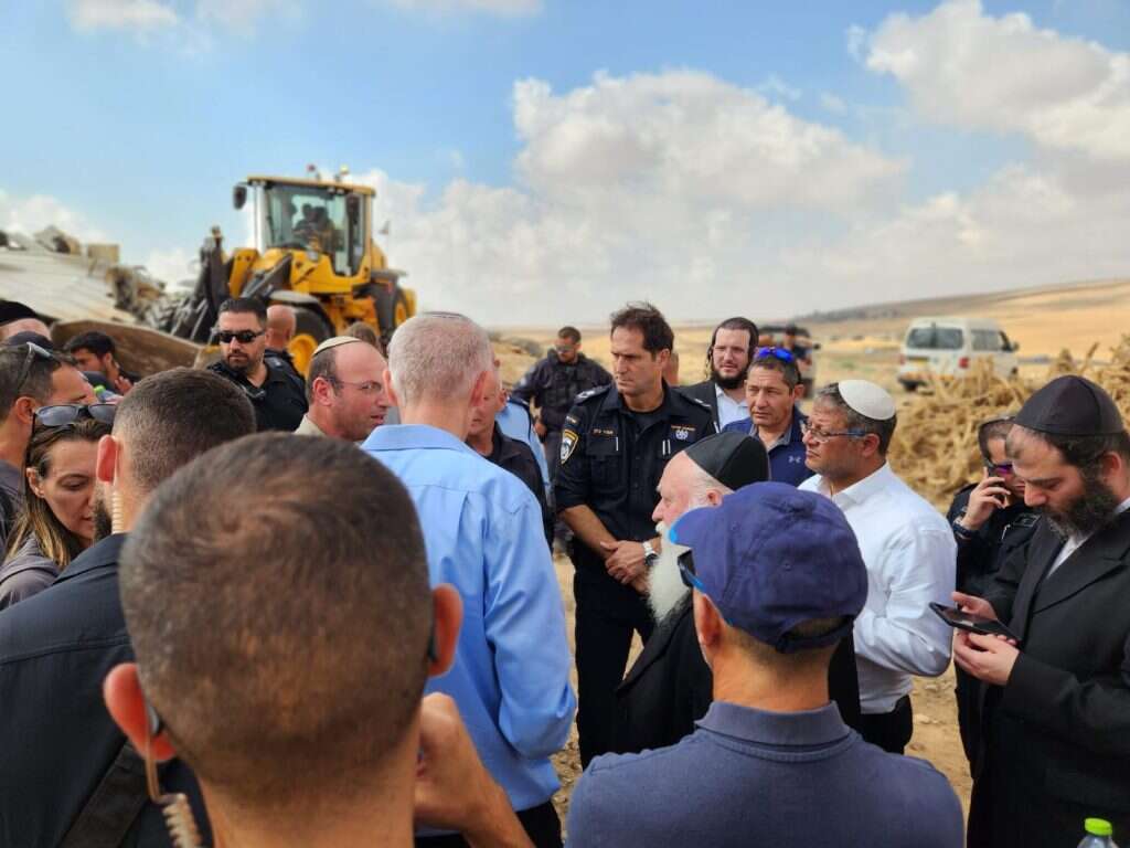 בן גביר וגולדקנופף בהריסת המבנים הבלתי חוקיים בנגב