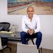 מנכ"ל ובעלים של חברת ישראל־אירופה. | אריק סולטן