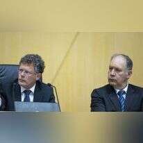 עו"ד אילן בומבך (מימין) ושופט בית המשפט העליון יצחק עמית. | יונתן זינדל, פלאש 90