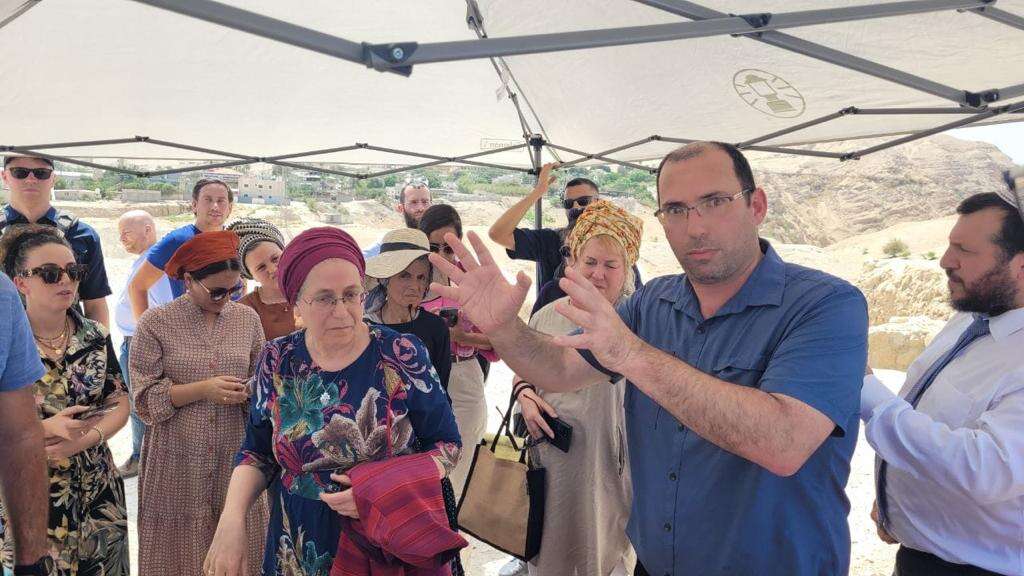 סיור אתמול מול תל יריחו לקראת החלטת אונסק"ו. | שדולת ארץ ישראל