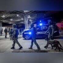 כוחות הביטחון במחסום שועפאט, זמן קצר לאחר פיגוע טרור, ארכיון. | יונתן זינדל, פלאש 90