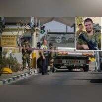 זירת הפיגוע במחסום מכבים ומקסים מולצ'נוב הי"ד. צילומים: ג'מאל עוואד, פלאש 90, ודו"צ