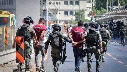 כוחות משטרתיים פועלים במהומות האריתריאים בדרום תל אביב. | אבשלום ששוני - פלאש 90