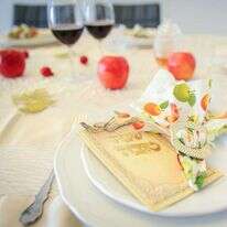 שולחן חג. | מנדי הכטמן - פלאש 90