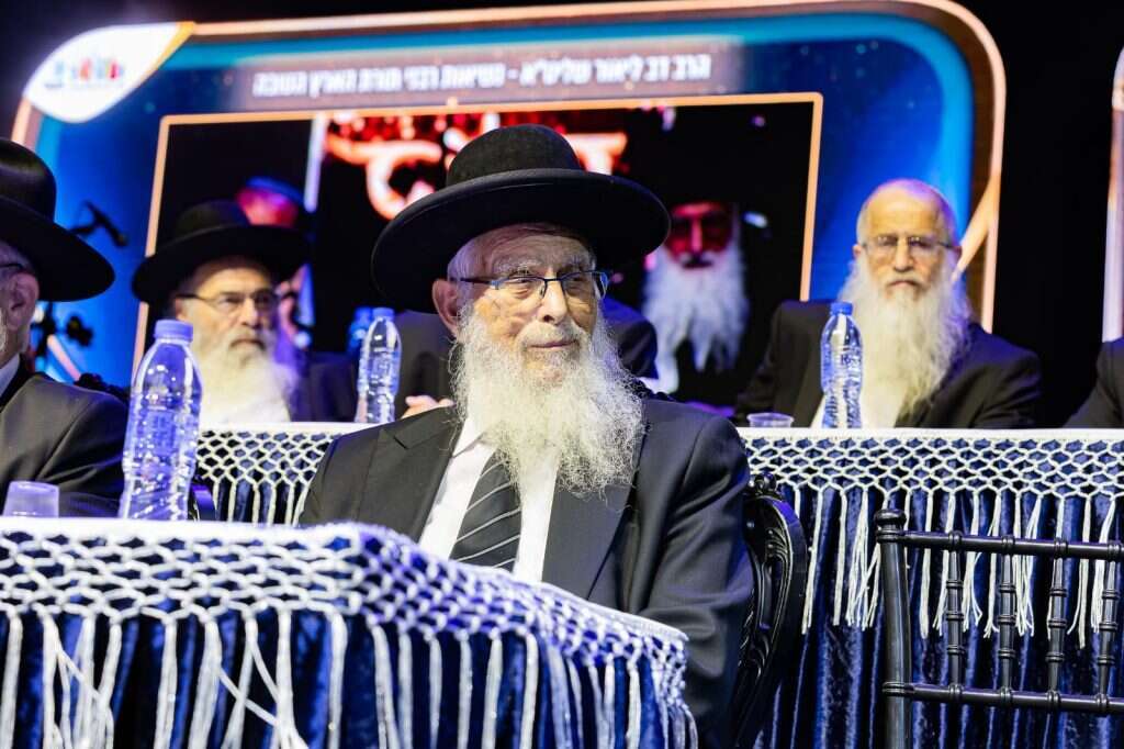 הרב יעקב אריאל בכנס רבני תורת הארץ הטובה. | חיים טויטו הרב יעקב אריאל בכנס רבני תורת הארץ הטובה. | חיים טויטו