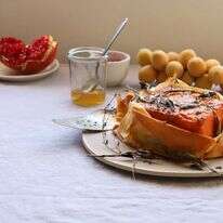 דלעת עטופה בפילו עם עשבים. | אפרת ליכטנשטט דלעת עטופה בפילו עם עשבים. | אפרת ליכטנשטט