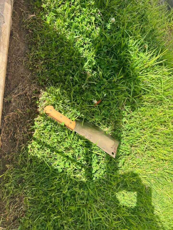 הסכין איתה התבצע פיגוע הדקירה בשער יפו. | דוברות המשטרה