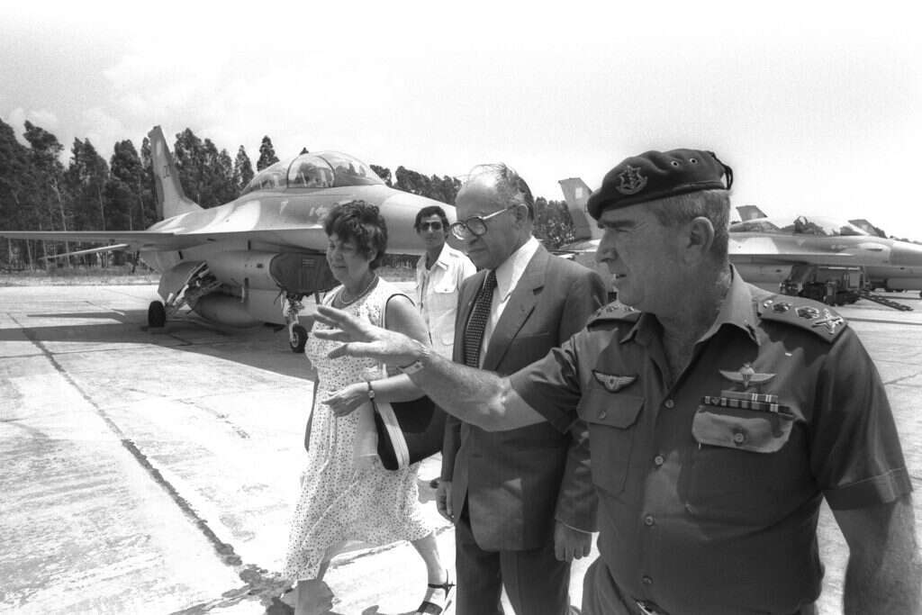 נדרשה תעוזה אמיתית. אביגדור קהלני ברמת הגולן במהלך מלחמת יום־כיפור. | חנניה הרמן, לע"מ נדרשה תעוזה אמיתית. אביגדור קהלני ברמת הגולן במהלך מלחמת יום־כיפור. | חנניה הרמן, לע"מ