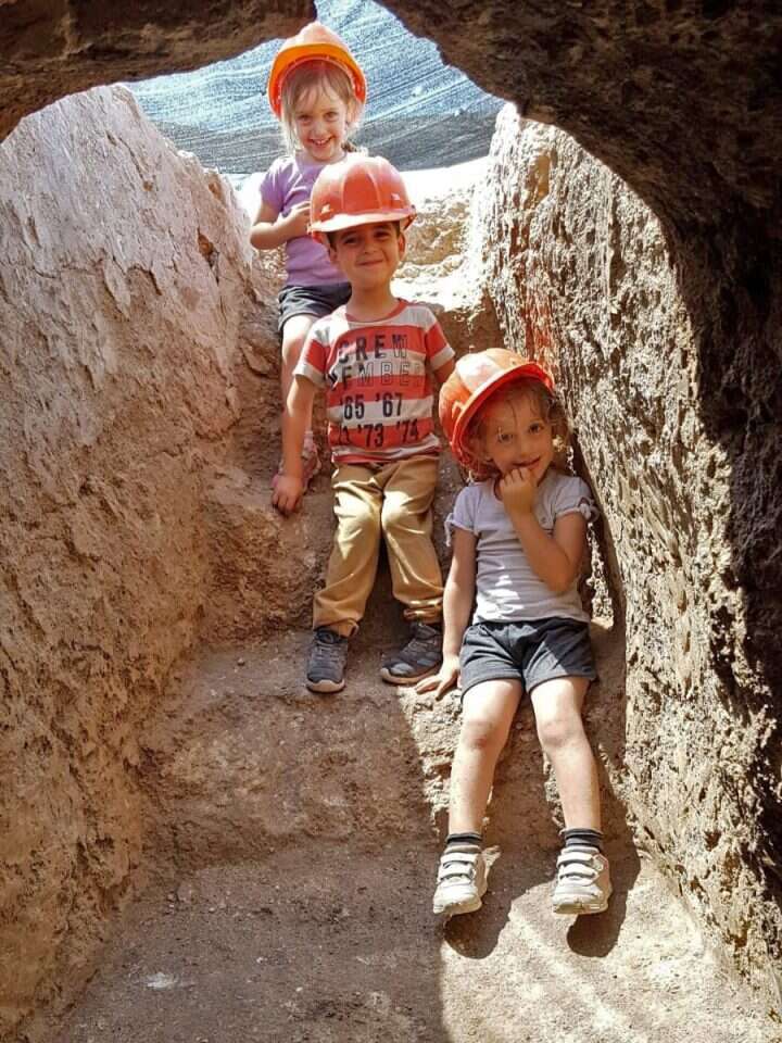 פעילות משפחות באושה העתיקה. | יאיר עמיצור, רשות העתיקות