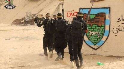 מחבלי חמאס מתרגלים לוחמת שטח בנוי