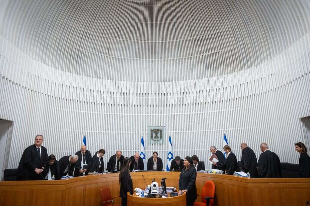 שופטי בג"ץ בדיון על עילת הסבירות, ארכיון. | יונתן זינדל / פלאש90
