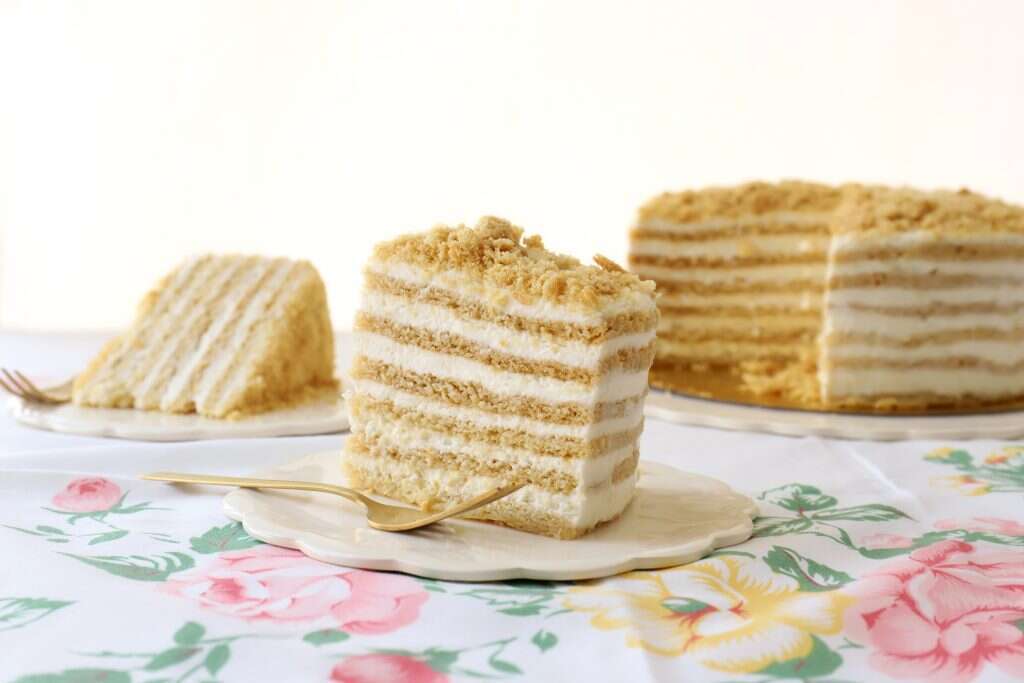 עוגת שכבות מדוביק. | אפרת ליכטנשטט