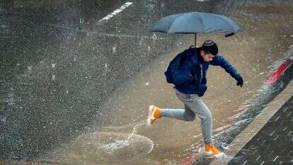 גשם בתל-אביב, ארכיון. | אבשלום ששוני, פלאש 90
