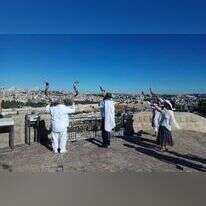 תקיעת שופר מול מקום המקדש. | ארנון סגל