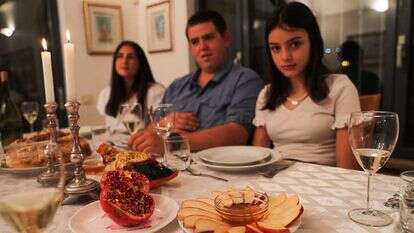 משפחה ישראלית בערב ראש השנה | נתי שוחט, פלאש 90