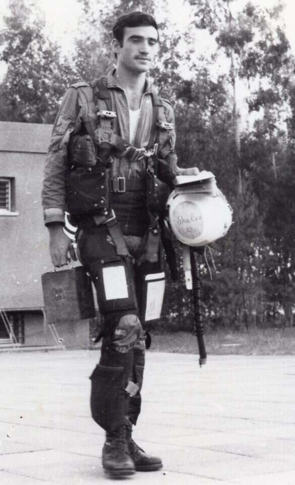 "אני יריתי את צרור המוות". שלו בטייסת. | יחידת ההסרטה של דובר צה"ל "אני יריתי את צרור המוות". שלו בטייסת. | יחידת ההסרטה של דובר צה"ל