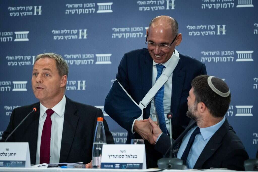 סמוטריץ' עם הנגיד פרופ' אמיר ירון. | יונתן זינדל, פלאש 90