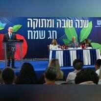 נתניהו בהרמת כוסית במשרד ראש הממשלה, השבוע. | חיים צח, לע"מ