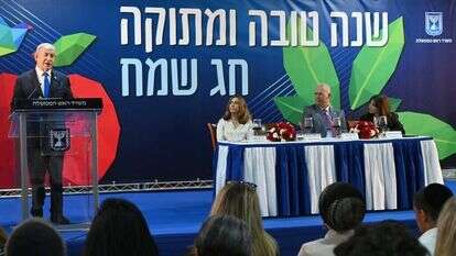 נתניהו בהרמת כוסית במשרד ראש הממשלה, השבוע. | חיים צח, לע"מ