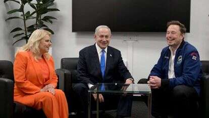 אילון מאסק עם ראש הממשלה בנימין נתניהו ורעייתו שרה. | אבי אוחיון, לע"מ אילון מאסק עם ראש הממשלה בנימין נתניהו ורעייתו שרה. | אבי אוחיון, לע"מ