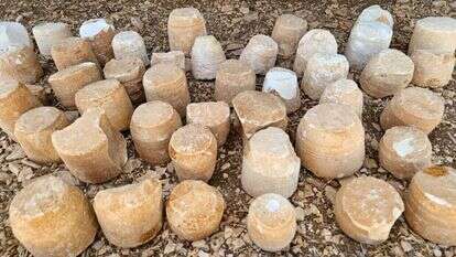 כלי אבן שהתגלו בחפירות הארכיאולוגיות בבנימין. | המנהל האזרחי כלי אבן שהתגלו בחפירות הארכיאולוגיות בבנימין. | המנהל האזרחי