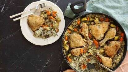 עוף עם אורז ירוק וירקות בסיר אחד. | אפרת ליכטנשטט