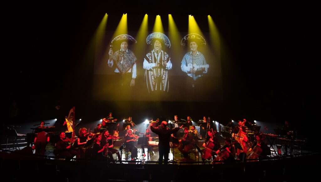 פסטיבל תזמורת המהפכה. | משה צ'יטיאת