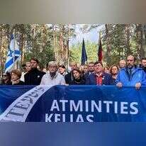 ראשת ממשלת ליטא אינגרידה שימונטינה, שגרירת ישראל בליטא הדס ויטנברג זילברשטיין, חבר הפרלמנט הליטאי עימנואל זינגריס ומנהל מצעד החיים באירופה מישל גורארי. | MOTL